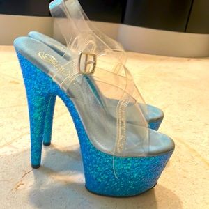 Aqua glitter platform